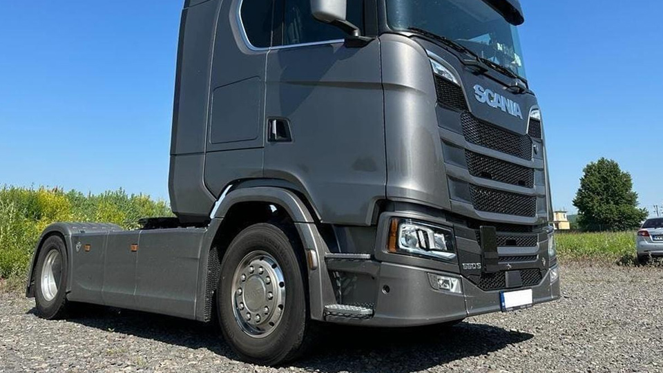 نمای ظاهری اسکانیا S660
